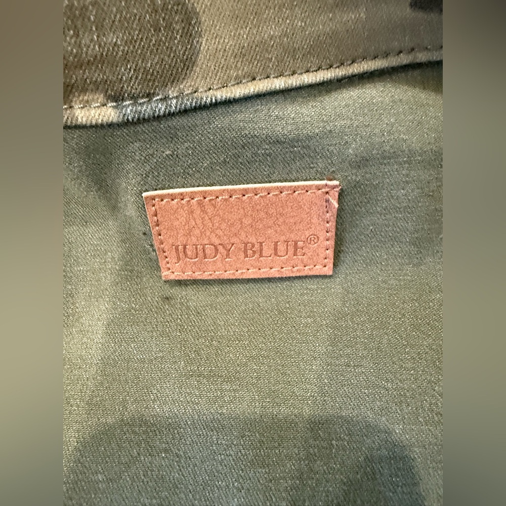 Judy Blue Camouflage Women's Denim Jacket size Small - Picture 9 of 16